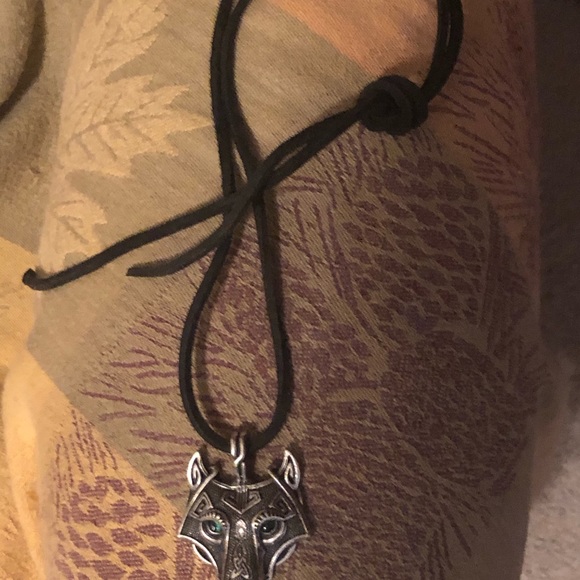 Huginn and Muninn - Picture 6 of 9